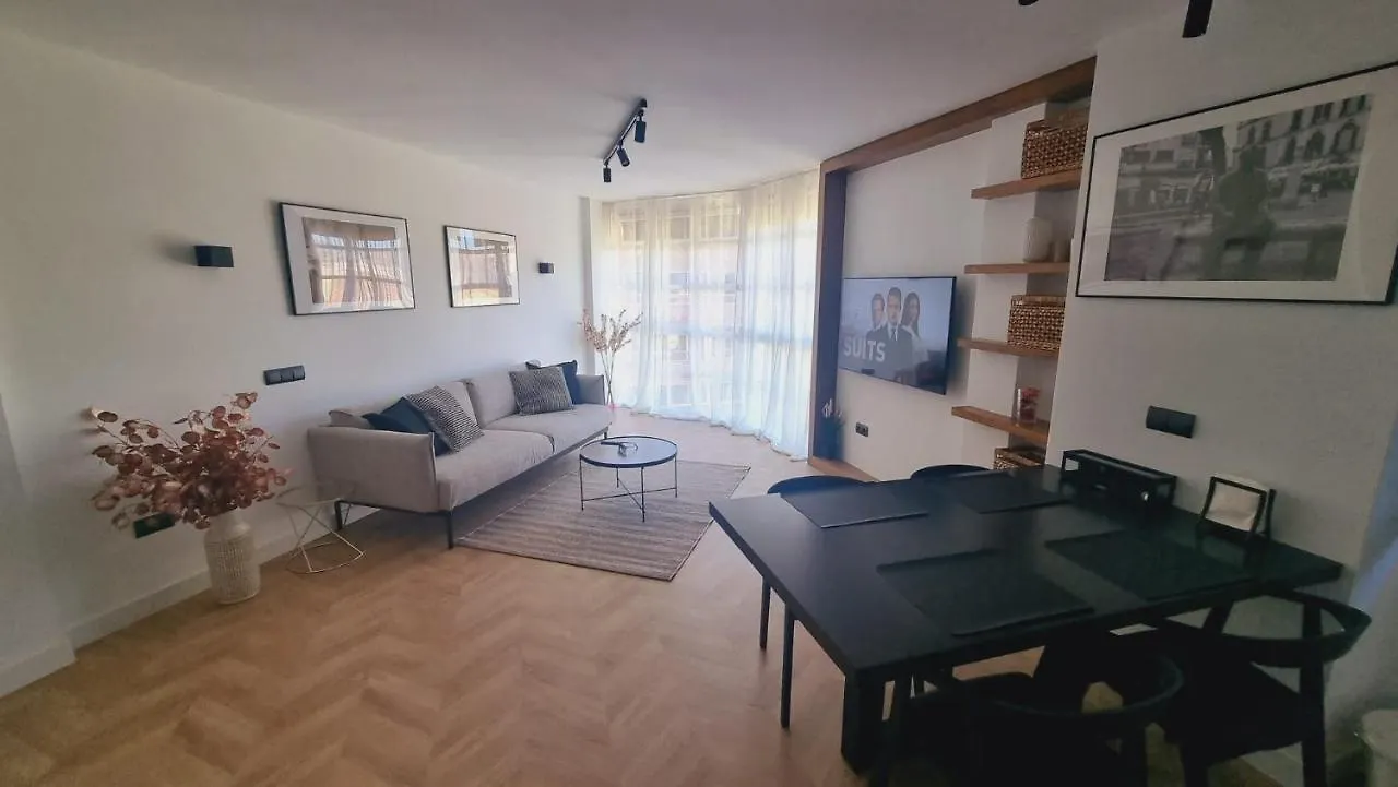 Luxe Appartement In Het Centrum Van Malaga Met Gratis Parkeerplek!