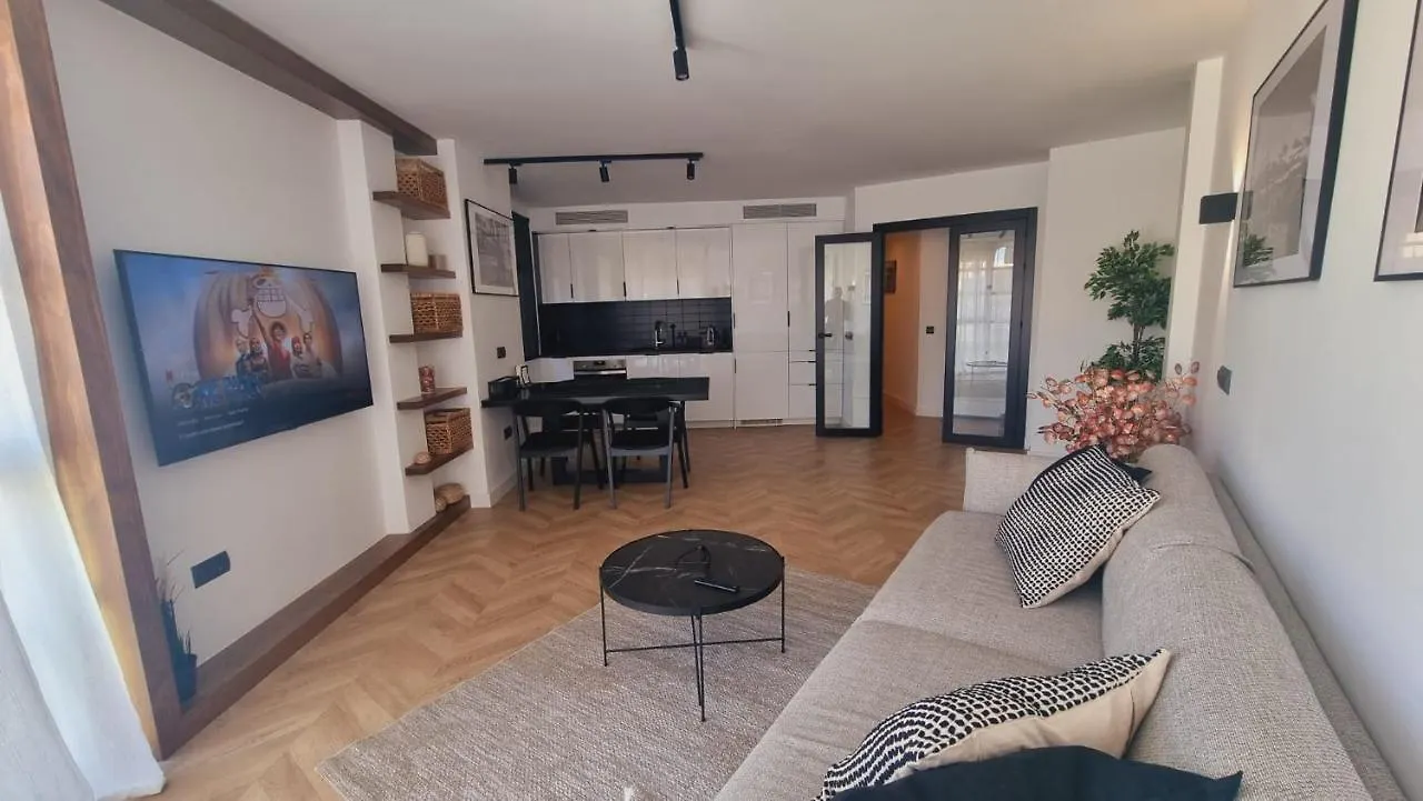 Apartment Luxe Appartement In Het Centrum Van Malaga Met Gratis Parkeerplek!