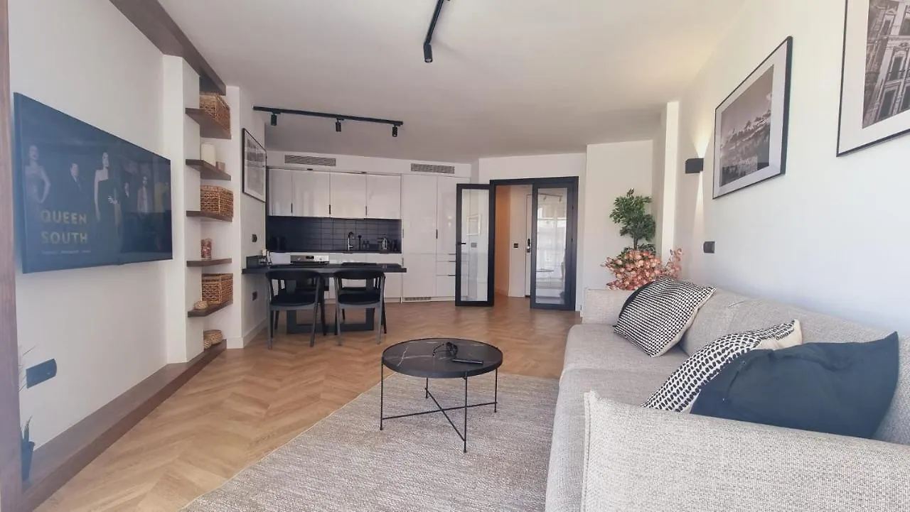 Luxe Appartement In Het Centrum Van Malaga Met Gratis Parkeerplek! 0*,