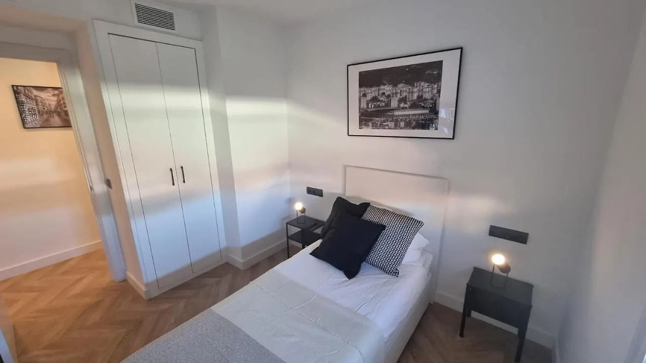 Luxe Appartement In Het Centrum Van Malaga Met Gratis Parkeerplek! 0*,  Spain